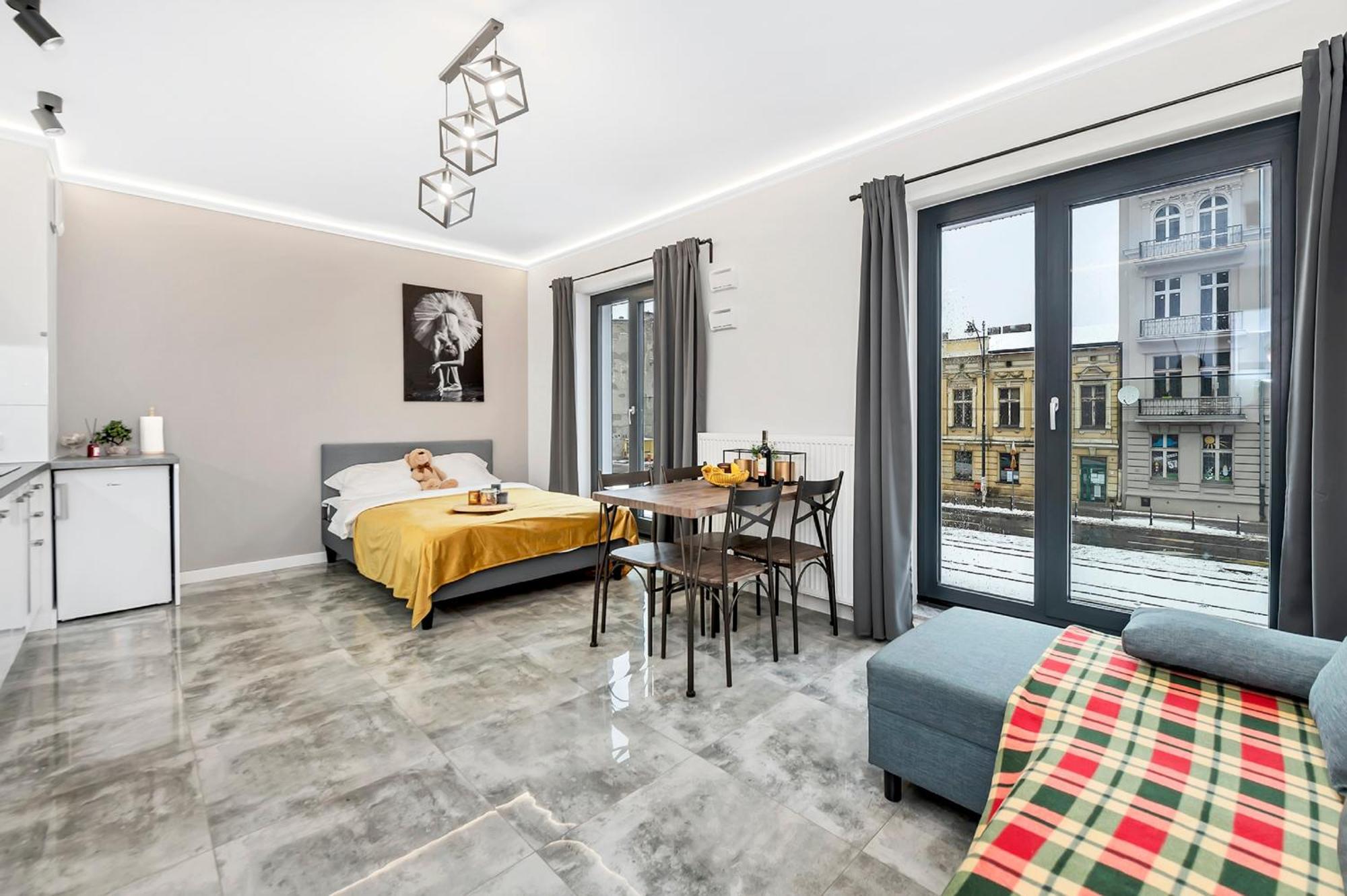 Lumina Comfy Near The Railway Station Apartment *